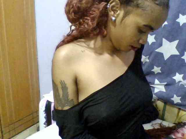 Prettie-brownskin webcam