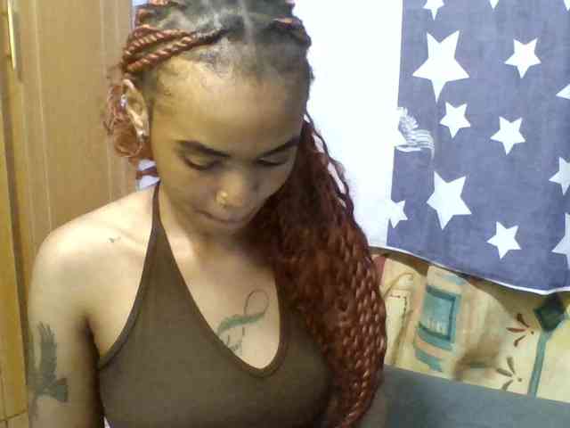 Prettie-brownskin webcam