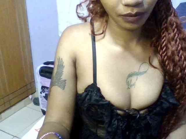 Prettie-brownskin webcam