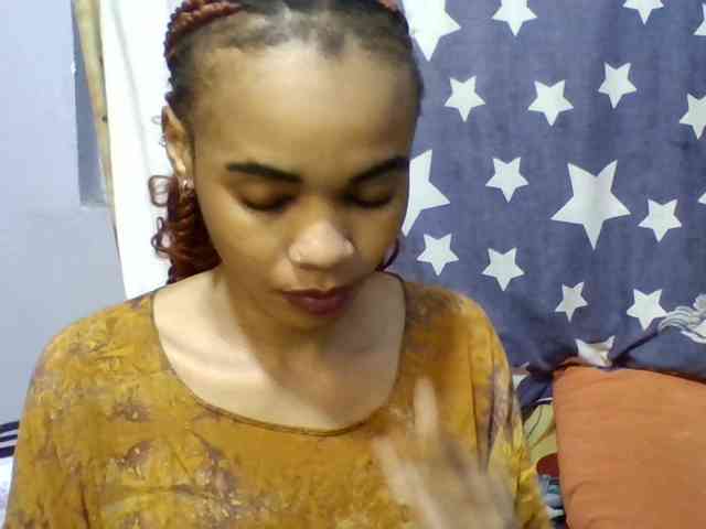 Prettie-brownskin webcam