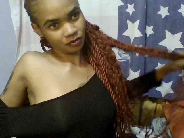 Prettie-brownskin webcam