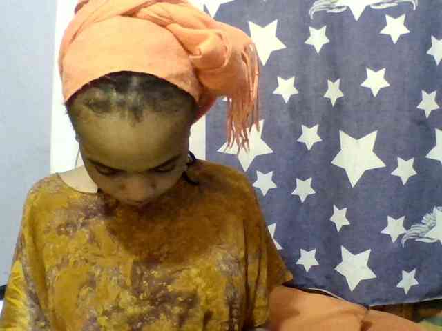 Prettie-brownskin webcam