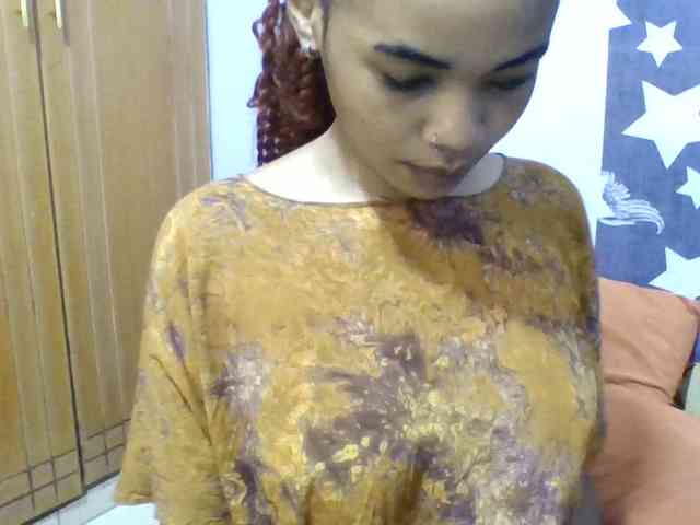 Prettie-brownskin webcam