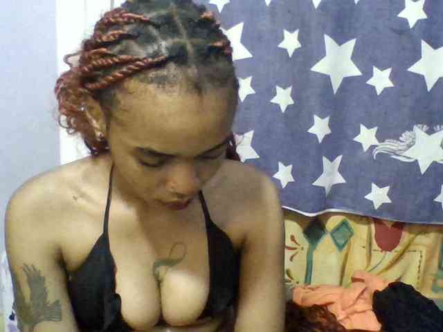 Prettie-brownskin webcam