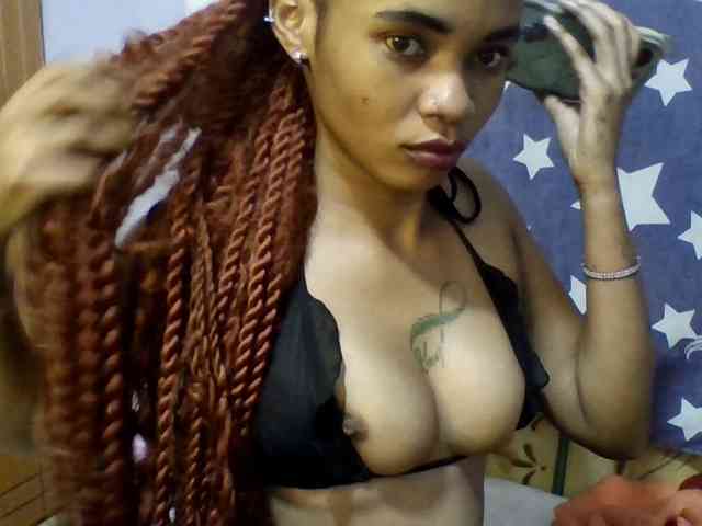 Prettie-brownskin webcam