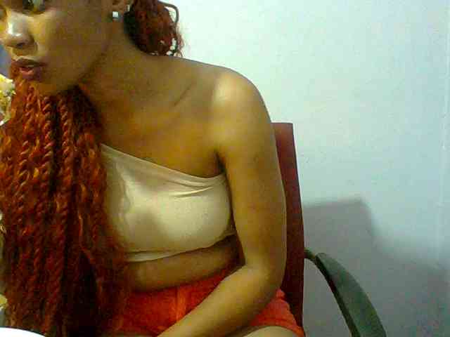 Prettie-brownskin webcam
