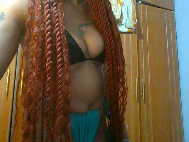 Prettie-brownskin webcam