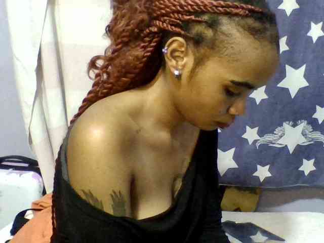 Prettie-brownskin webcam