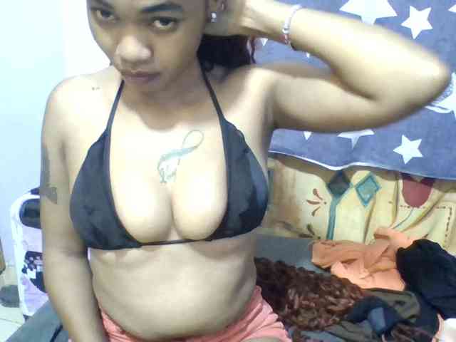 Prettie-brownskin webcam
