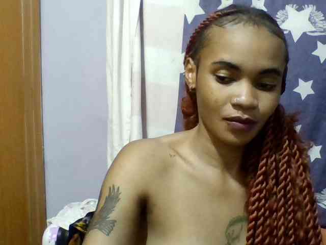 Prettie-brownskin webcam