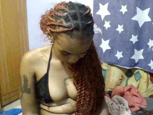Prettie-brownskin webcam