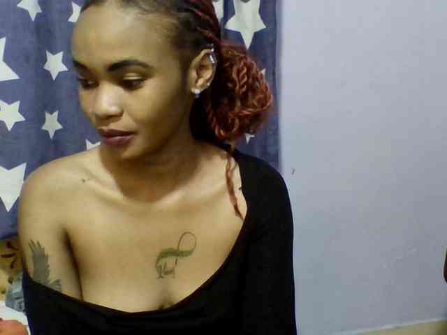 Prettie-brownskin webcam