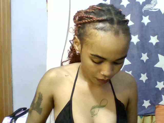 Prettie-brownskin webcam
