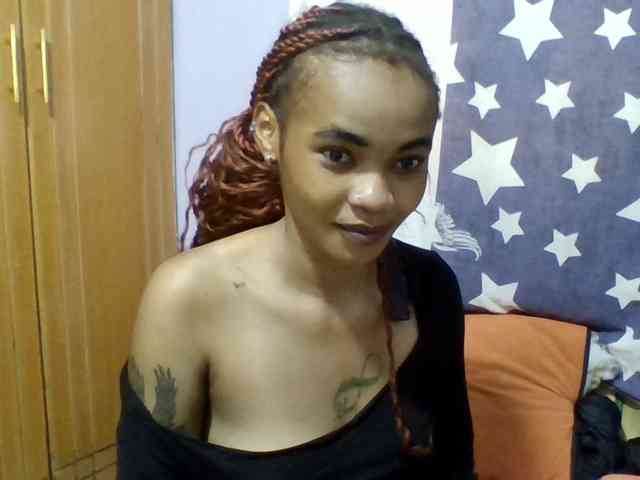 Prettie-brownskin webcam