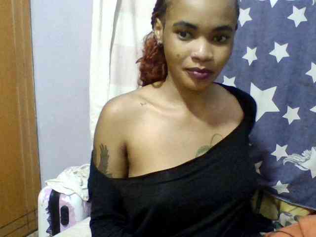 Prettie-brownskin webcam