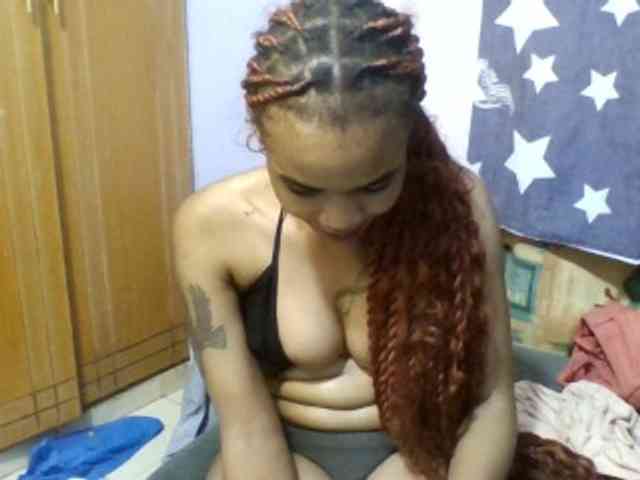 Prettie-brownskin webcam