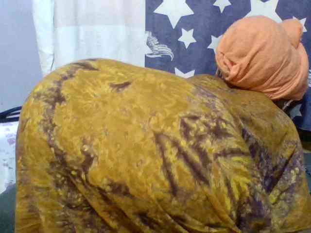 Prettie-brownskin webcam