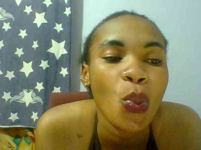 Prettie-brownskin webcam