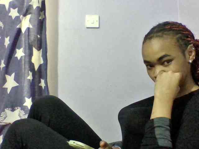 Prettie-brownskin webcam