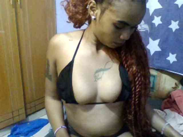 Prettie-brownskin webcam