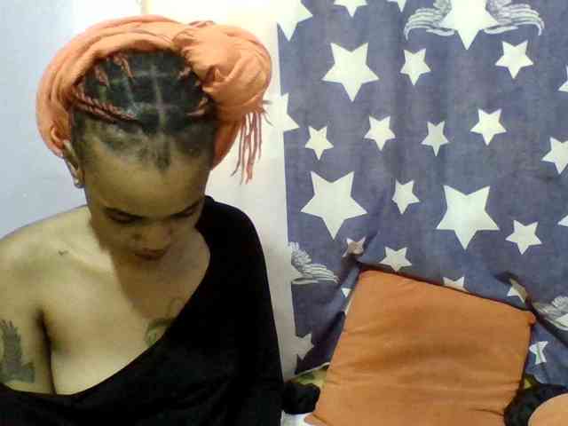 Prettie-brownskin webcam