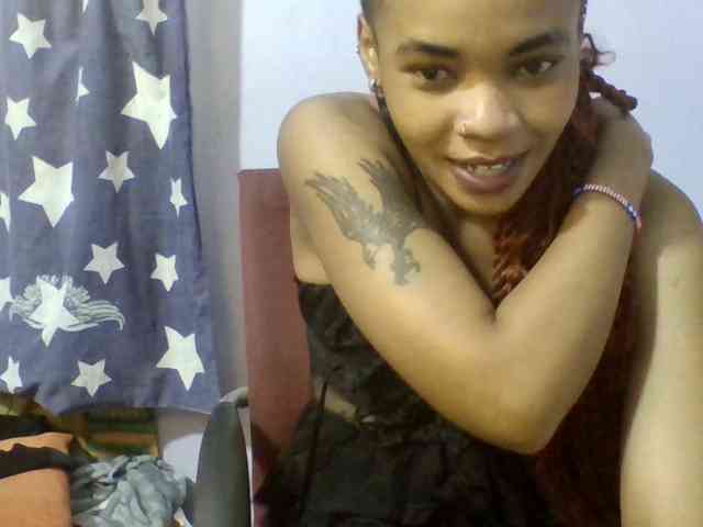 Prettie-brownskin webcam