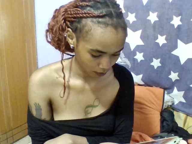 Prettie-brownskin webcam