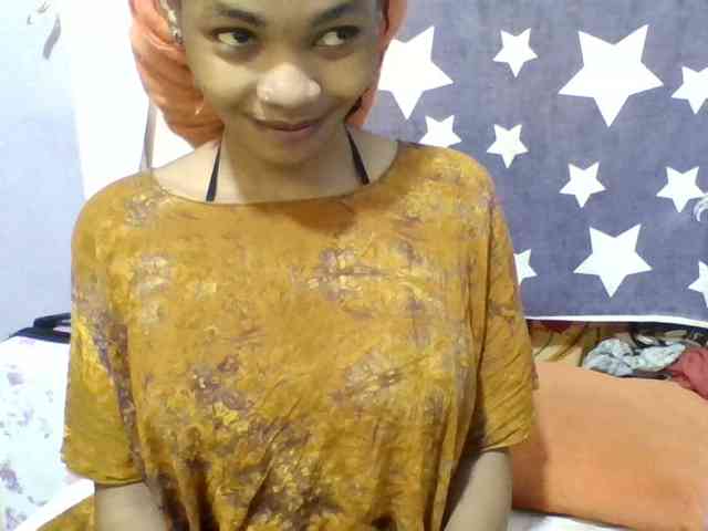 Prettie-brownskin webcam