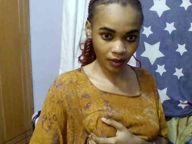 Prettie-brownskin webcam