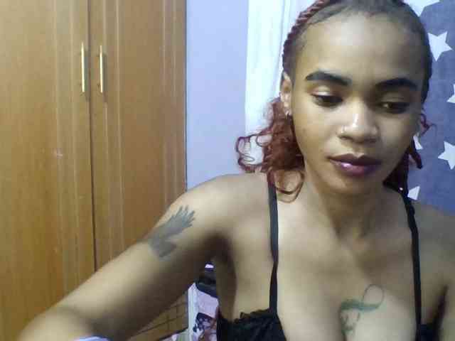 Prettie-brownskin webcam