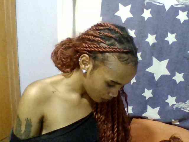 Prettie-brownskin webcam