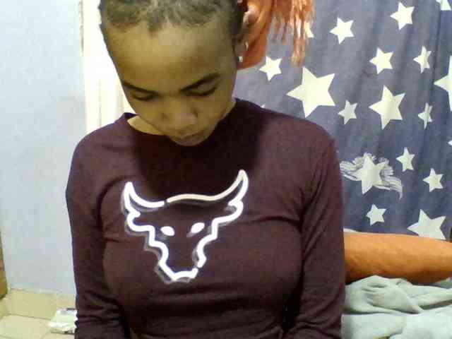 Prettie-brownskin webcam