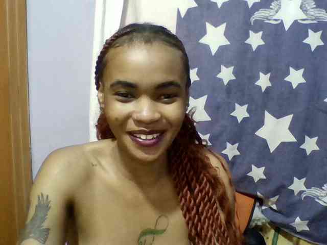 Prettie-brownskin webcam