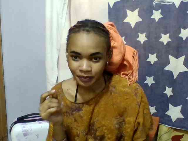 Prettie-brownskin webcam