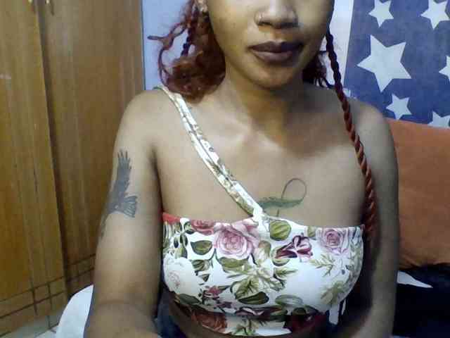 Prettie-brownskin webcam