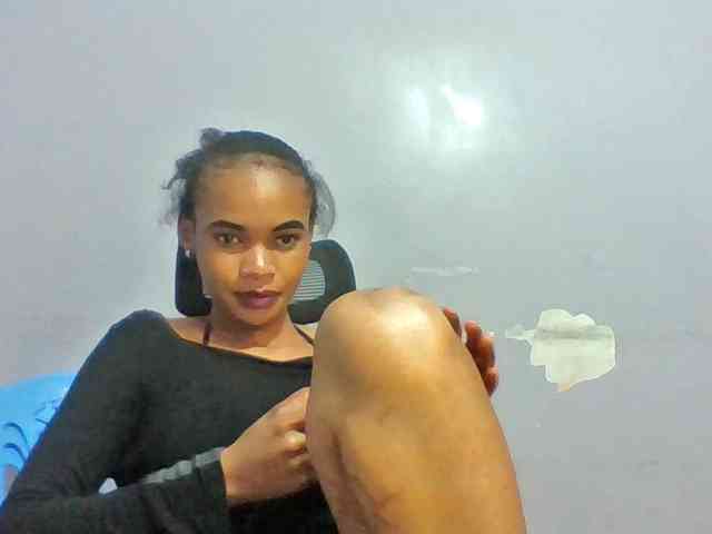 Prettie-brownskin webcam