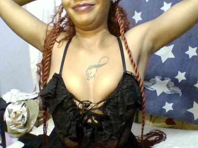 Prettie-brownskin webcam