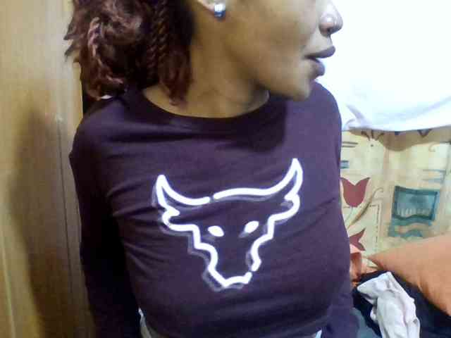 Prettie-brownskin webcam