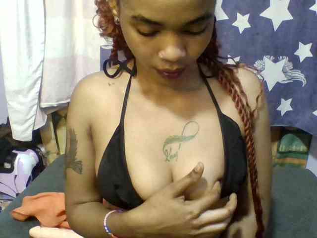 Prettie-brownskin webcam