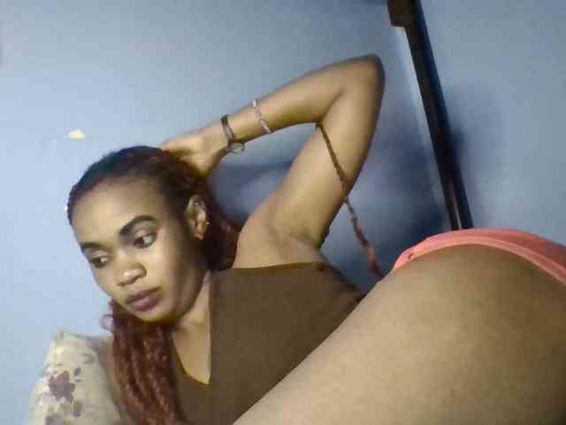 Prettie-brownskin webcam