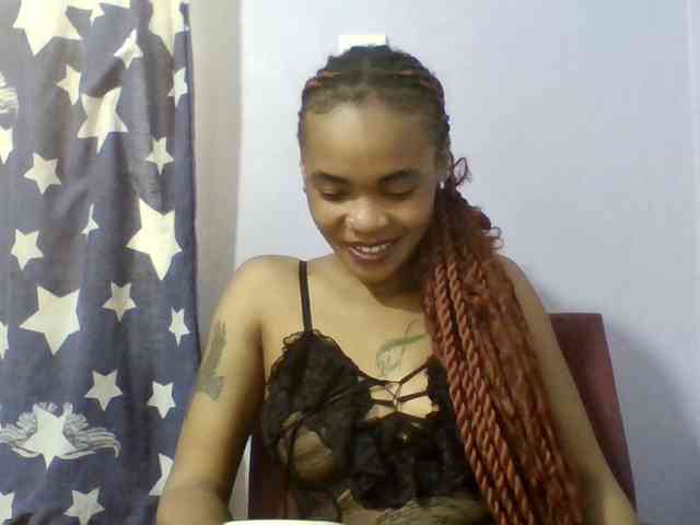 Prettie-brownskin webcam