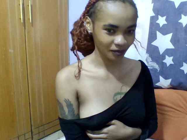 Prettie-brownskin webcam