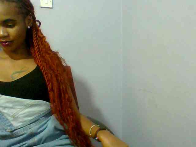 Prettie-brownskin webcam