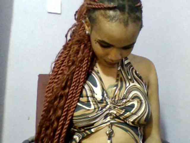 Prettie-brownskin webcam