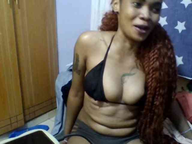 Prettie-brownskin webcam