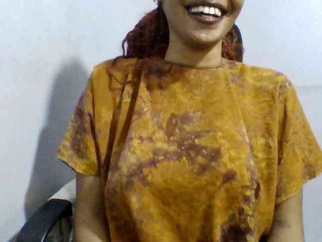 Prettie-brownskin webcam