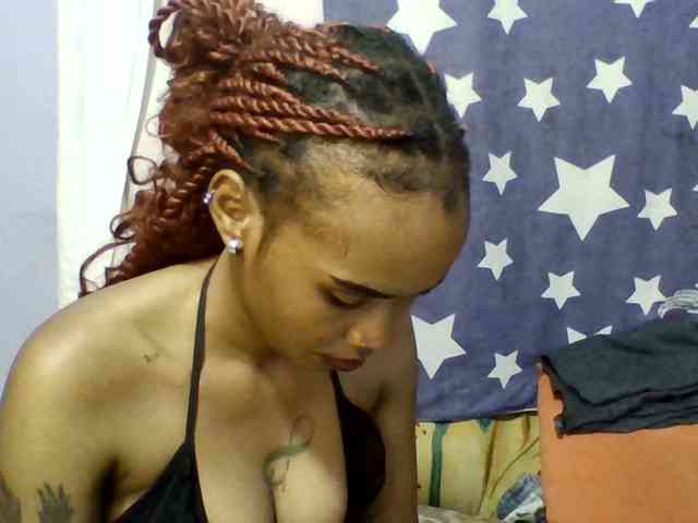 Prettie-brownskin webcam