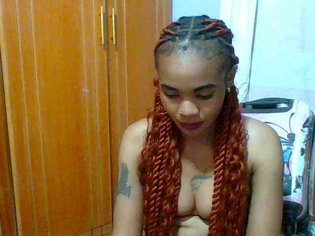 Prettie-brownskin webcam