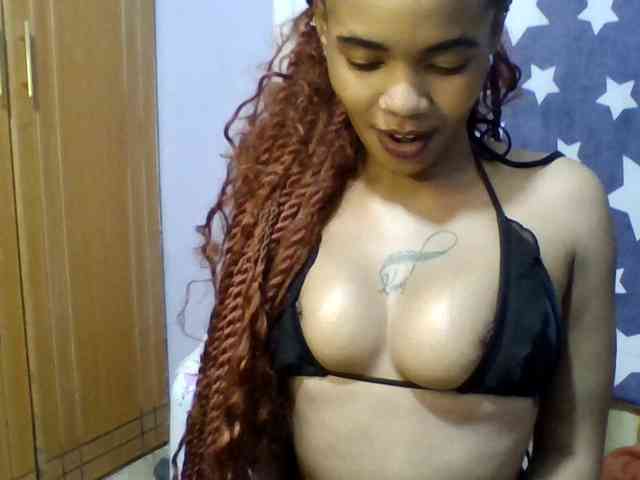 Prettie-brownskin webcam