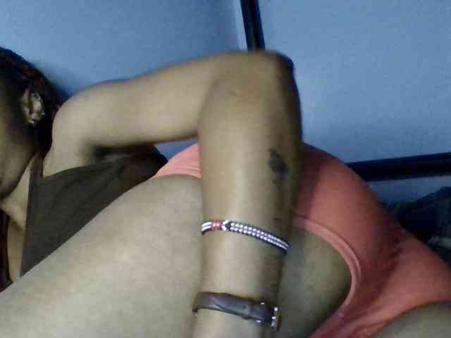 Prettie-brownskin webcam
